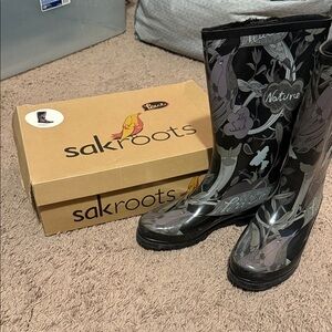Sakroots Black and Gray Patterned Rain Boots